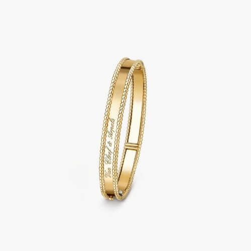 VCA Perlée signature bracelet medium model